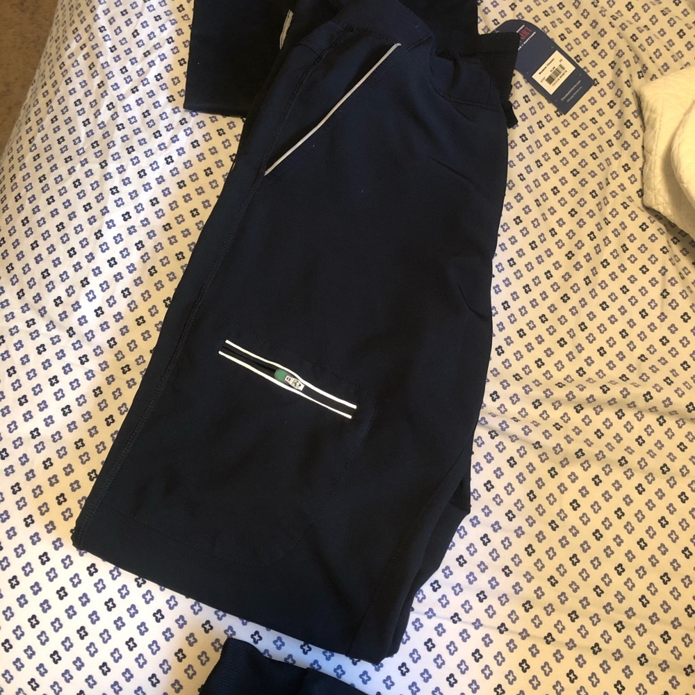 Scrub pants healing hands size small